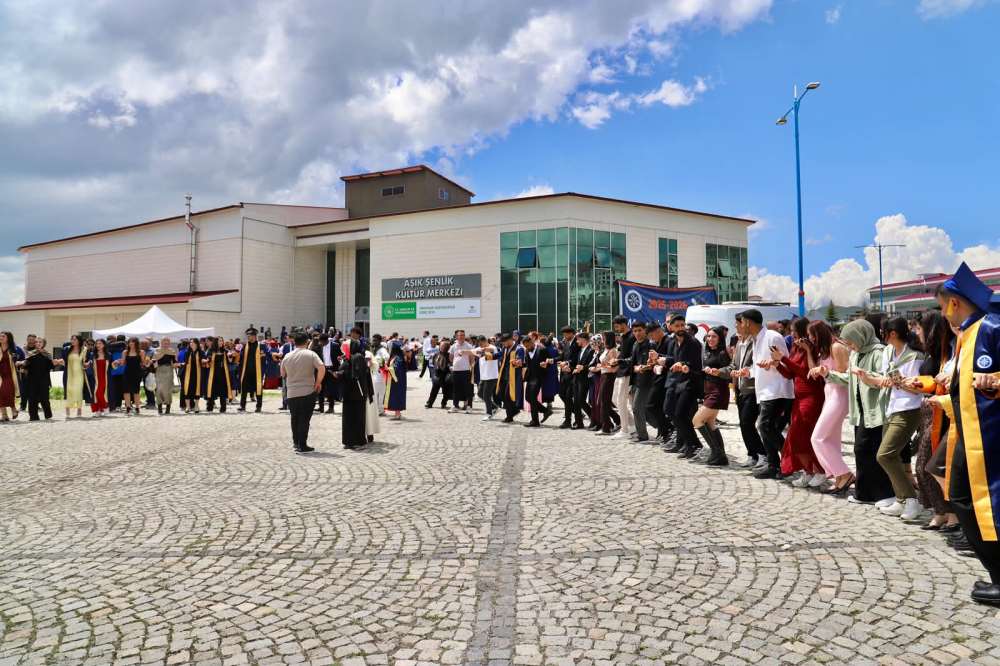 Ardahan Üniversitesi 2025-2026 Akademik Yılı Mezuniyet Töreni Gerçekleştirildi