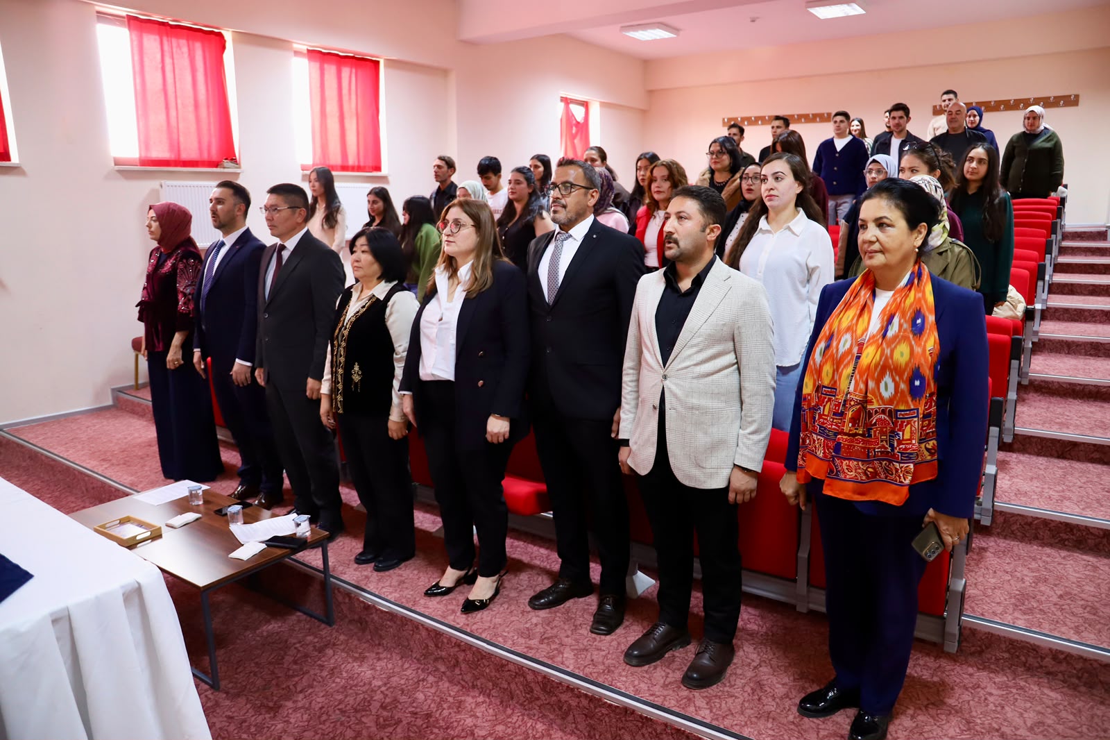 Çağdaş Türk Lehçeleri ve Edebiyatları Bölümü Öğrencilerine Yönelik Uyum Programı ve Açılış Dersi Düzenlendi